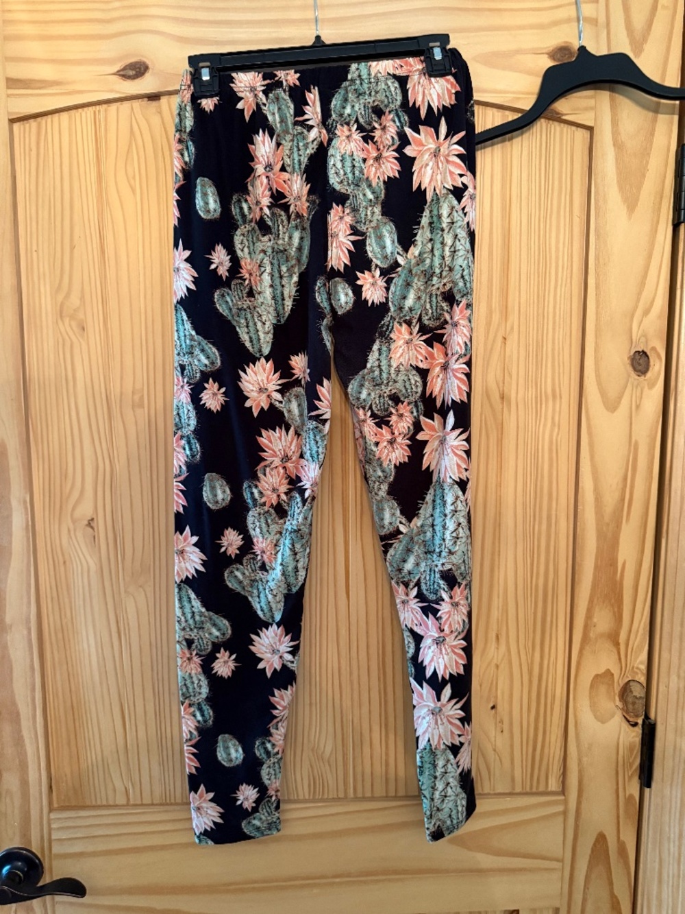 Agnes & Dora Cactus leggings EUC